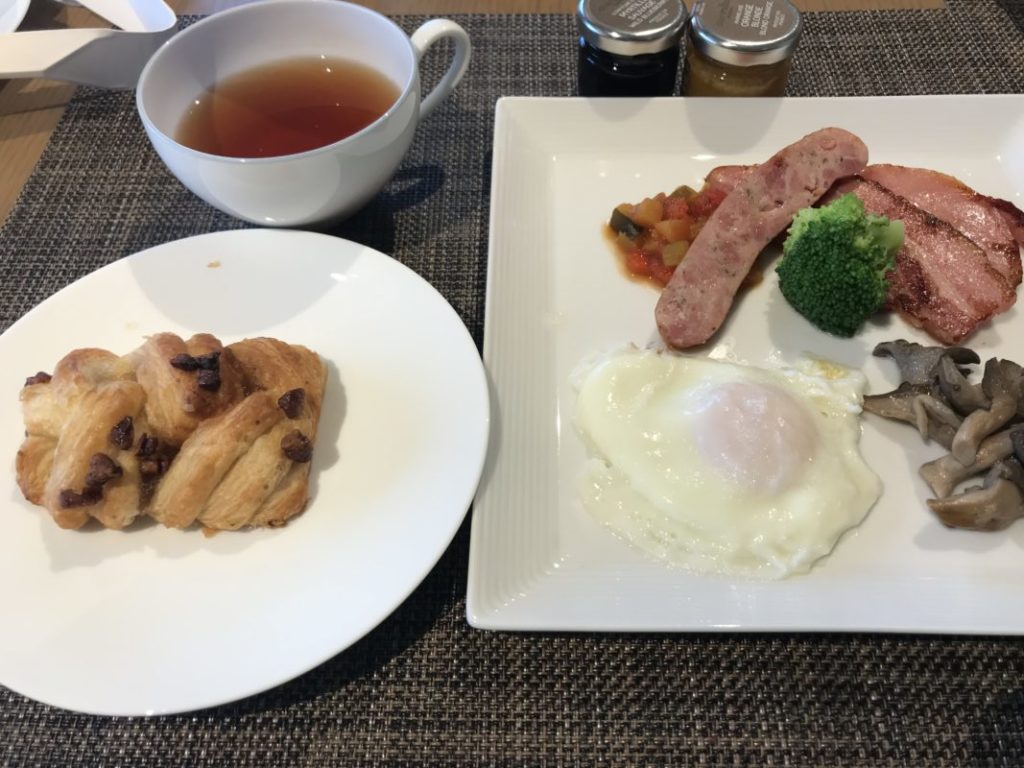 シェラトン・グランデ・オーシャンリゾート、クラブラウンジの朝食プレート