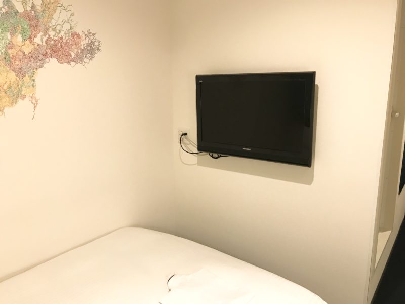 8ホテル湘南藤沢の客室、テレビ